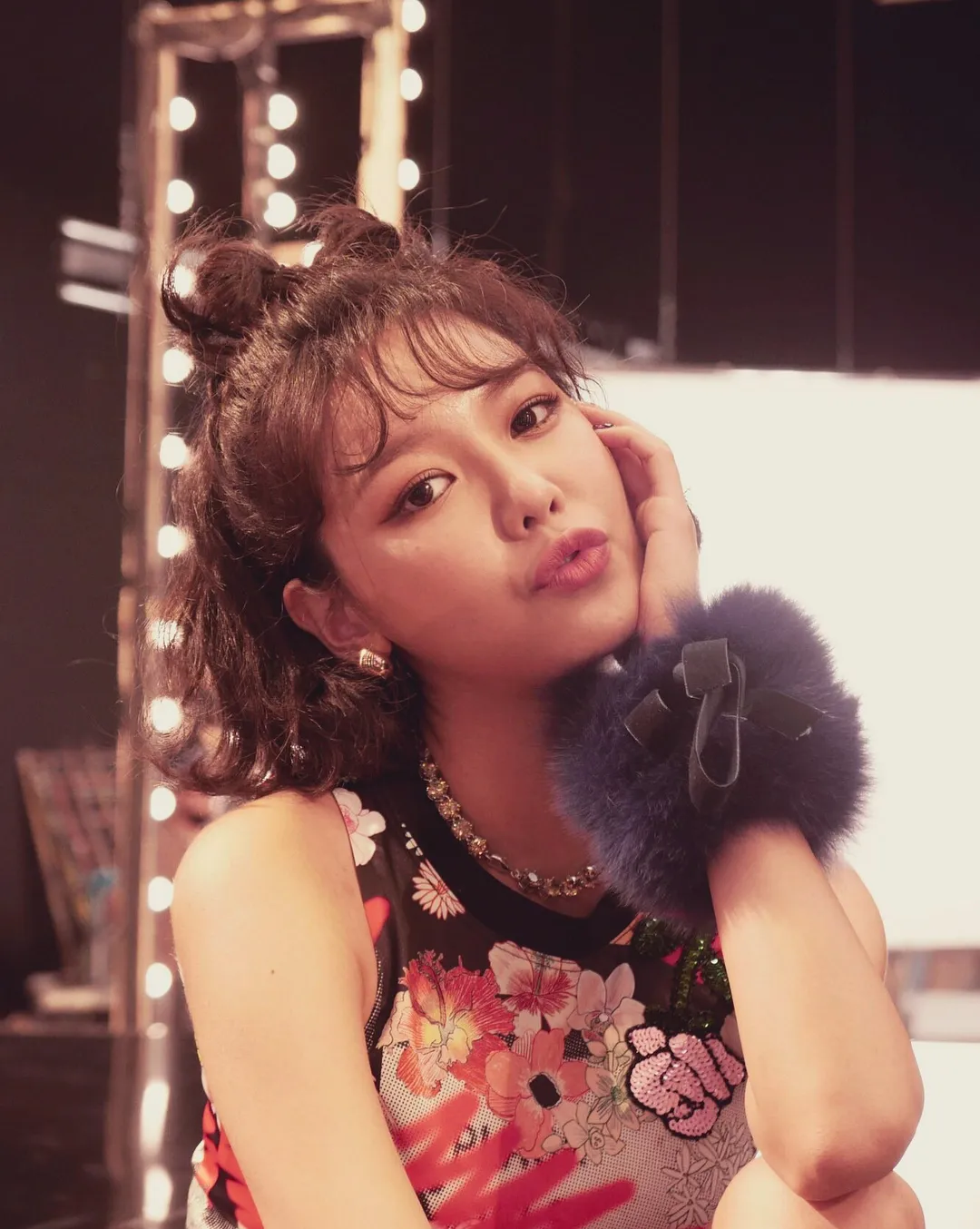 Sooyoung SNSD merupakan salah satu bintang Korea Selatan dengan gaya yang fashionable. Credit: via instagram.com/hotsootuff