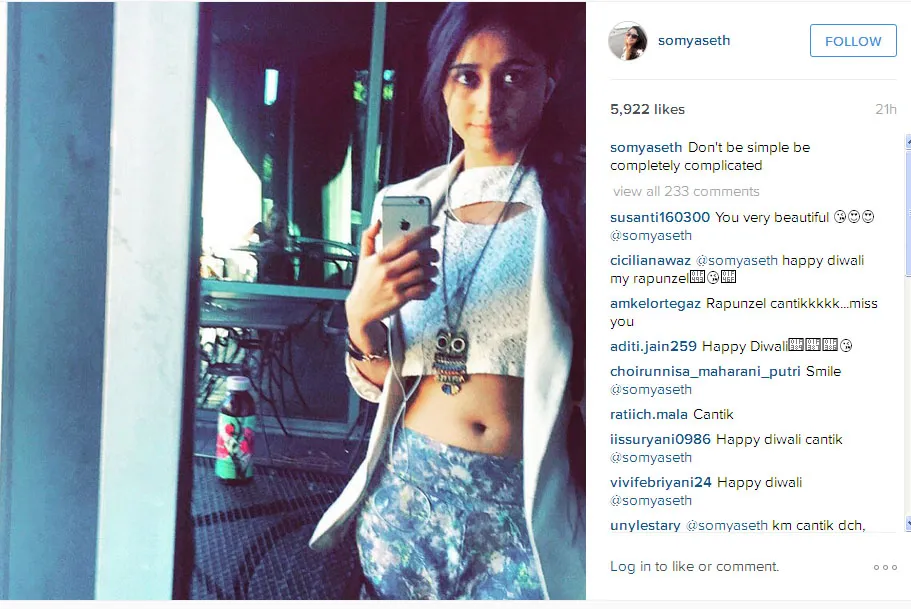 Ini dia selfie Soumya Seth yang menggoda © Instagram.com/somyaseth