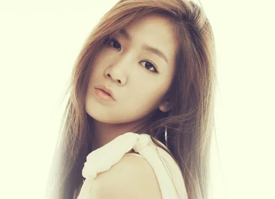 Soyou SISTAR hanya bisa menangis saat membaca komentar jelek tentangnya © allkpop