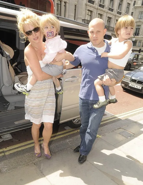 Britney dan anak-anaknya @ crusable.com