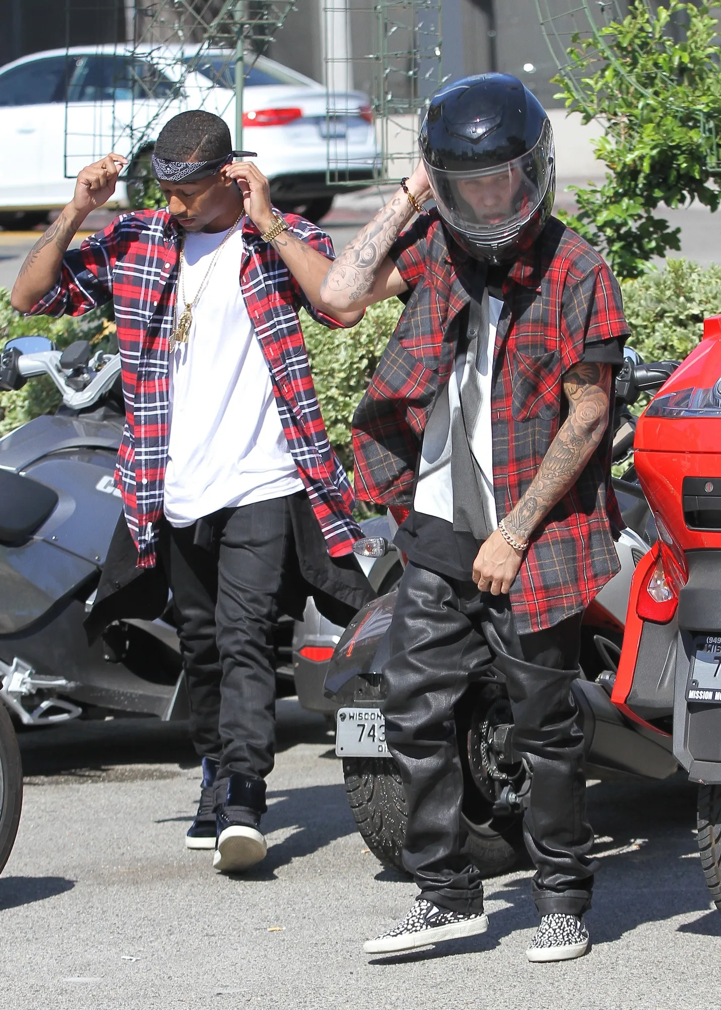 Kecoh paparazzi dengan ide cerdas, Justin tetap saja ketahuan ©splashnews.com
