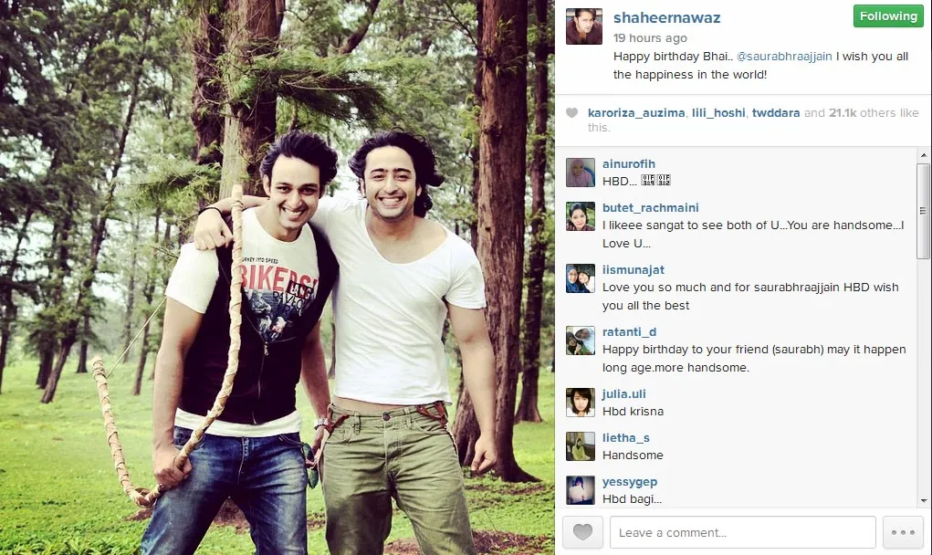Kado Shaheer Sheikh untuk Saurabh. @Instagram.com/shaheernawaz