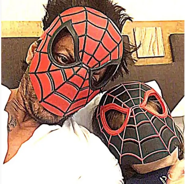 Shahrukh rela jadi Spider-Man demi AbRam ©instagram/iamsrk