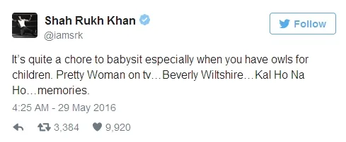 Shahrukh Khan jaga Suhana dan AbRam yang insomnia, dan dia memutarkan film lawas ini... ©twitter/iamsrk