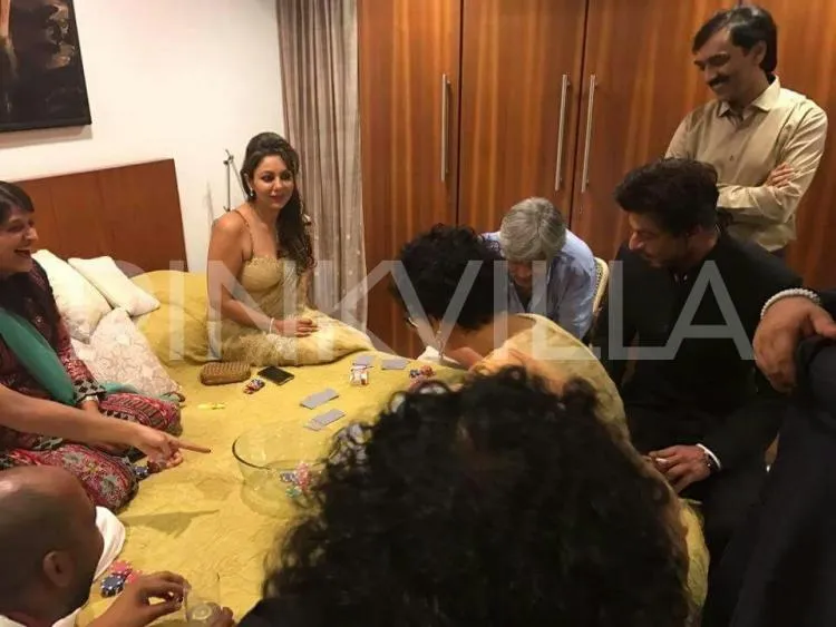 Shahrukh Khan rayakan Diwali di rumah Aamir Khan ©pinkvilla