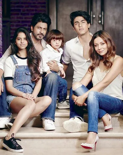 Foto keluarga Shahrukh Khan, menyenangkan ©pinkvilla