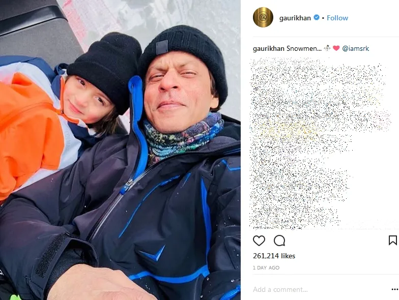 Shahrukh dan AbRam di Alpen ©instagram/gaurikhan