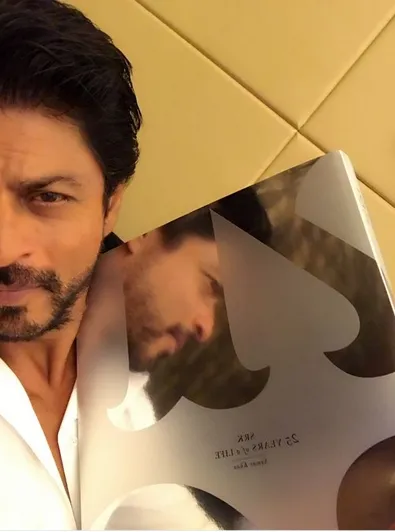 Shahrukh luncurkan buku biografi ©twitter/iamsrk
