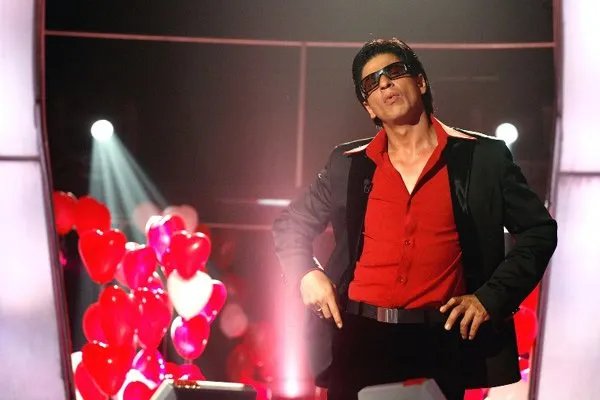Shahrukh beri kado mahal buat staff perempuannya di hari Valentine ©PlanetSRK