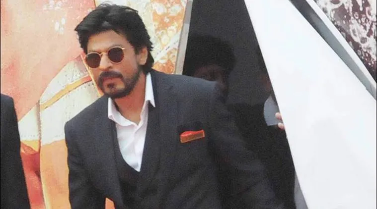 SRK ternyata khawatir tentang banyak hal, bikin hati tersentuh © Indianexpress.com