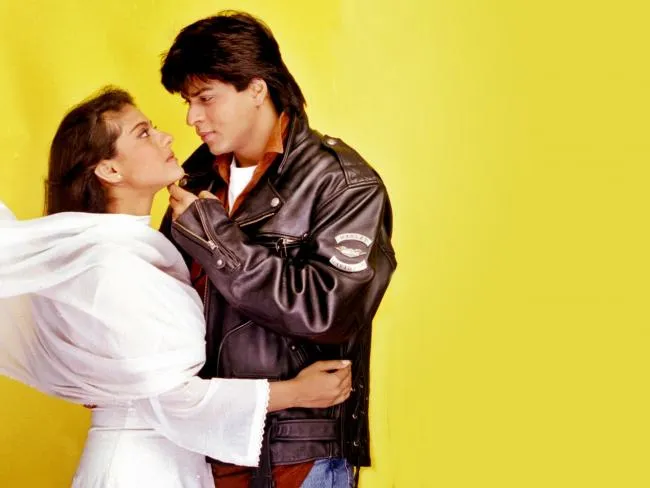 Ini dia pose Shahrukh dan Kajol pada film sebelumnya @pinkvilla.com