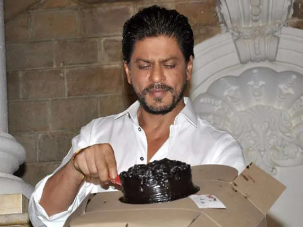 SRK akan gelar pesta ultah, mewah nggak ya? © Filmibeat.com