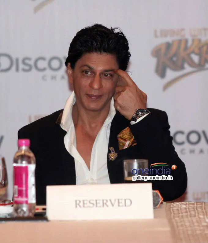 Shahrukh Khan belum dapatkan pemeran utama wanita. @oneindia.in
