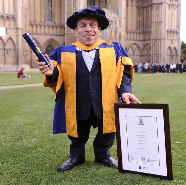 Warwick Davis @Facebook.com/warwickadavis