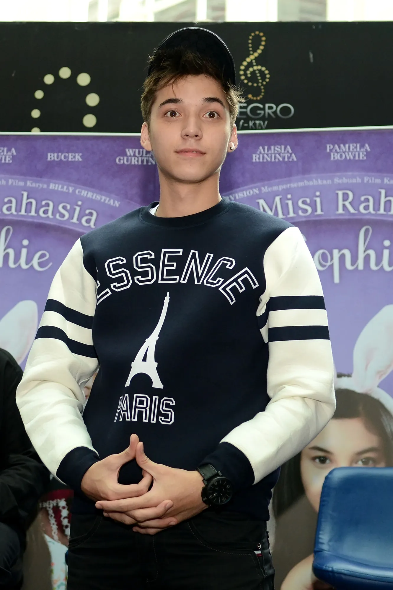 Stefan William Cari Pacar Yang Seagama - KapanLagi.com