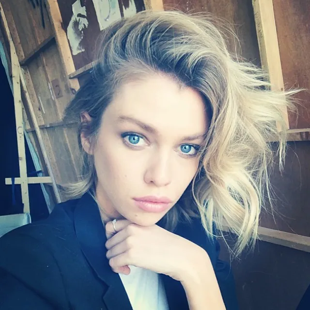 Stella Maxwell, wanita yang disebut-sebut kekasih Miley Cyrus © Instagram/Stella Maxwell