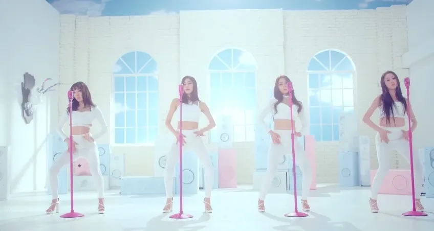 Stellar dalam MV Fool © YouTube