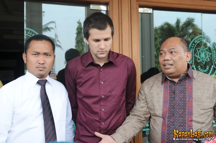 Kedatangan Stuart Collin di rumah Risty Tagor ditolak © KapanLagi.com®/Bayu Herdianto