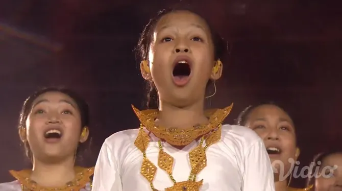 Diiringi Lagu 'Indonesia Raya'