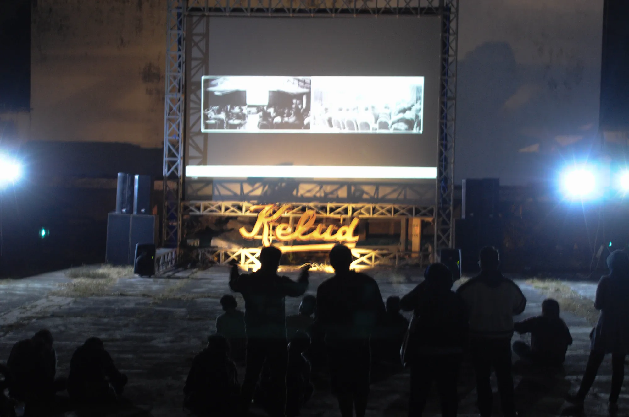 Suasana layar tancap SIAR SINEMA 2014.