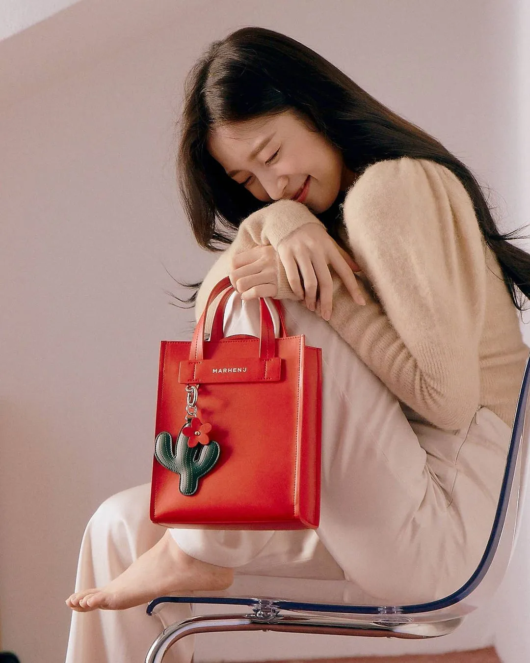 (c) Instagram.com/marhen.j