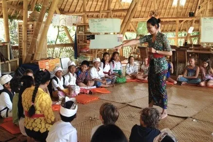 Sekolah alam di Bali yang benar-benar sekolah alam © buzzfeed.com