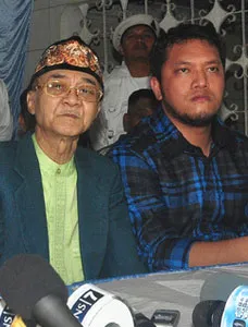 Pelepasan istri Eyang Subur disertai dengan perjanjian kesepakatan.