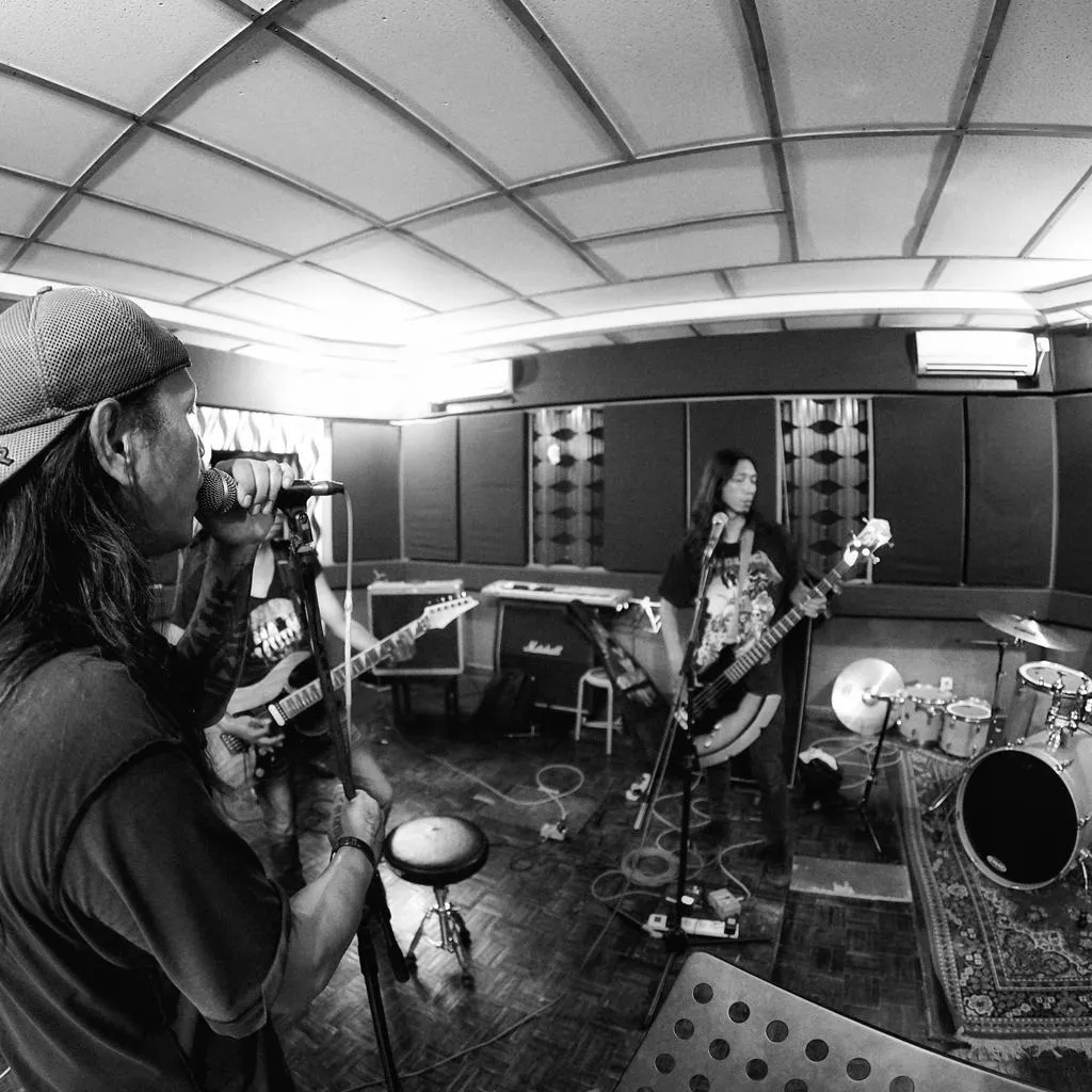 Suckerhead tampil bersama Roy Jeconiah dalam show terakhir di Hammersonic 2017 © twitter.com/suckerheadband