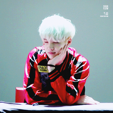 Suga BTS yang ternyata nama sebenarnya adalah Min Yoongi.