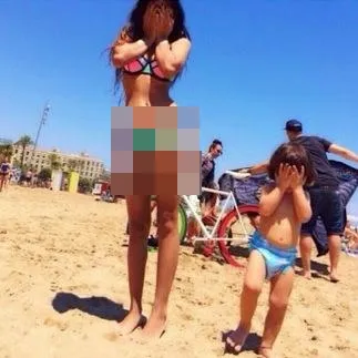 Suhana Khan pakai bikini, super hot ©pinkvilla
