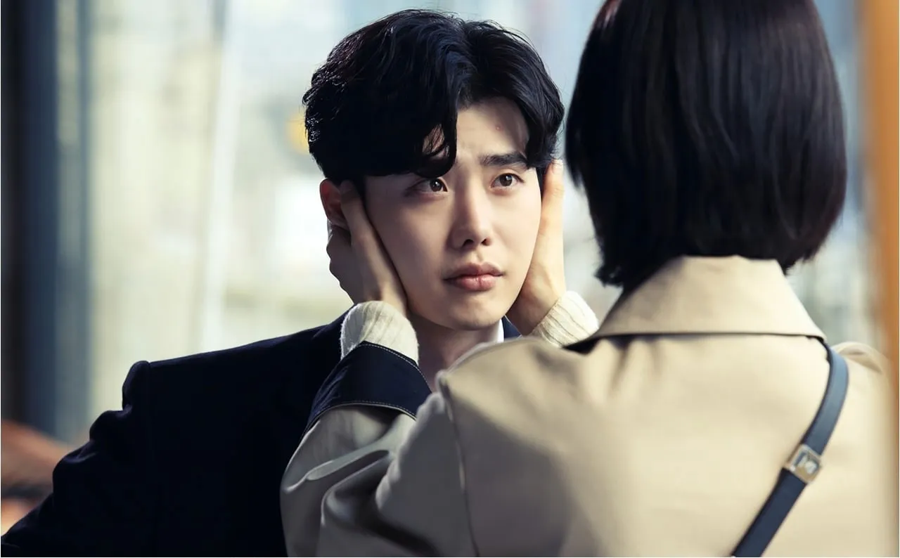 Lee Jong Suk dan Suzy di teaser baru WHILE YOU WERE SLEEPING. © SBS