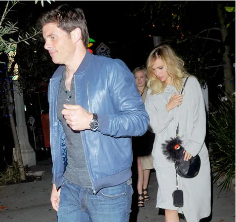 Suki Waterhouse dan James Marsden makan malam bersama © SPlashnews