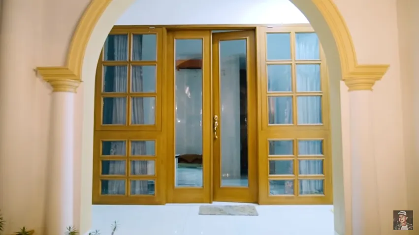 Ruangan inilah yang ditempati oleh kuntilanak © YouTube.com/Raditya Dika