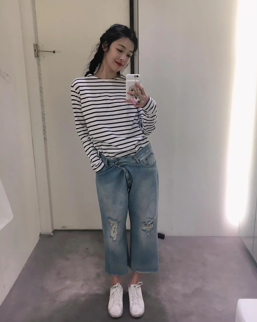 Sulli tetap aktif di Instagram meski baru saja dikabarkan putus dari Choiza. ©Instagram/jelly_jill