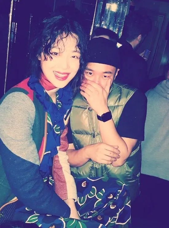 Selfie Sulli dan Kim Min Jun © Istimewa