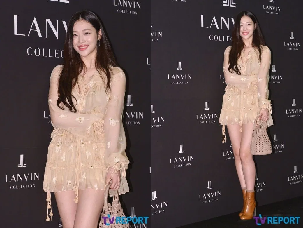 Sulli dalam kesempatan acara fashion lusa lalu (3/9). koreaboo.com