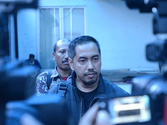 Sunan Kalijaga menampik tudingan dirinya jadi pengacara Jennifer Dunn. © KapanLagi.com/Bayu Herdianto