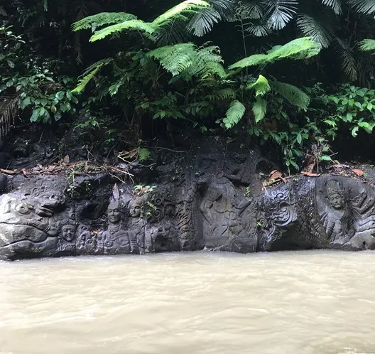 Willow juga menunggah foto pinggiran sungai © Instagram.com/willowsmith