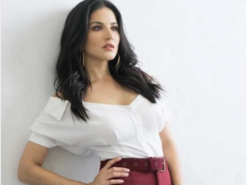 Sunny mengaku punya tiga kewarganegaraan ©Times of India