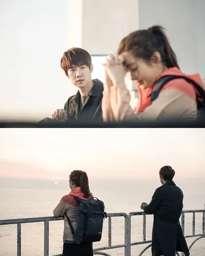 Adegan matahari terbit di Pulau Jeju menambah kesan romantis Yoo Yeon Seok dan Kang Sora. ©couch-kimchi.com