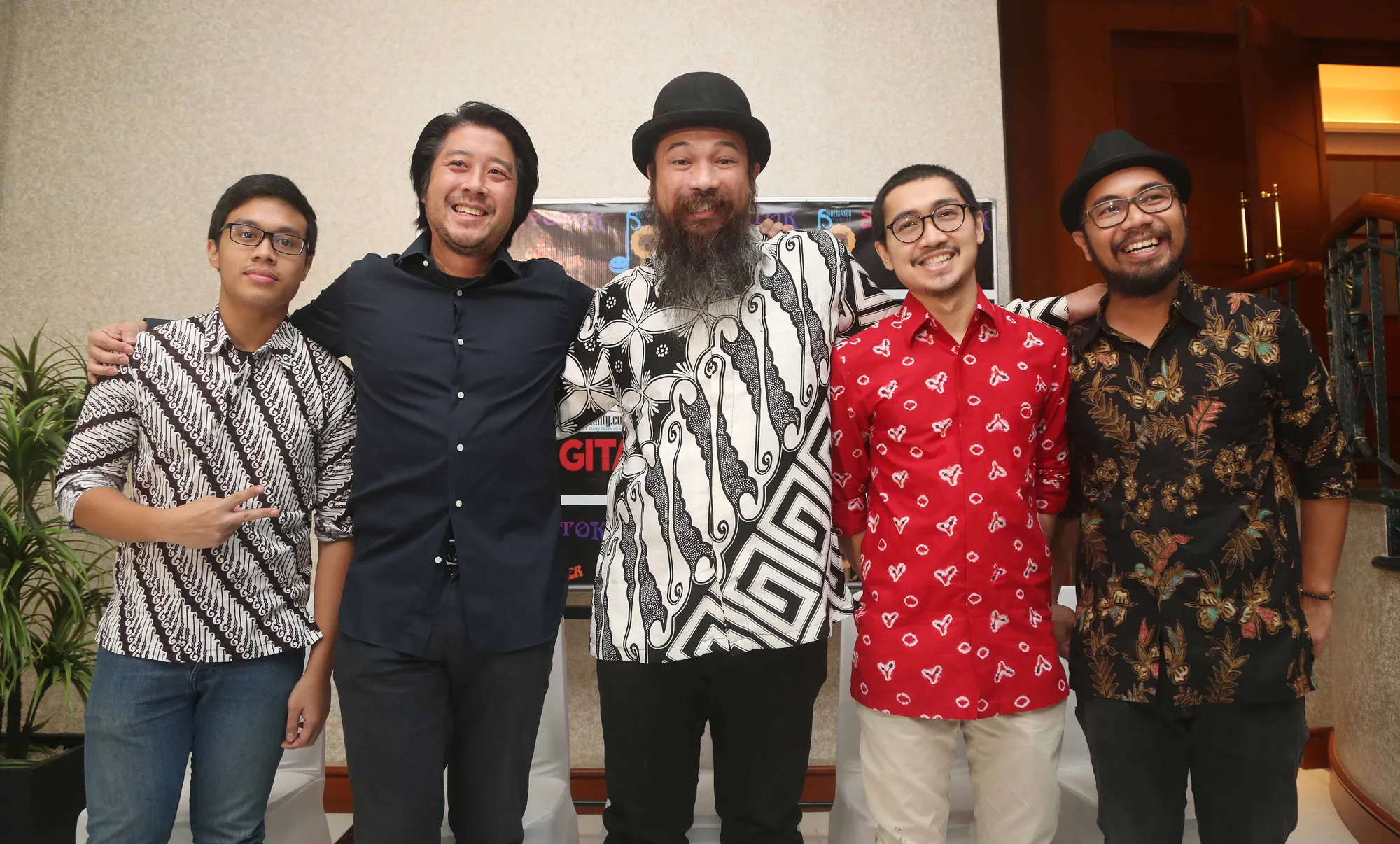 Suasana studio rekaman yang nyaman sukses memancing semua inspirasi Coki Bollemeyer keluar secara maksimal © KapanLagi.com/Sahal Fadhli