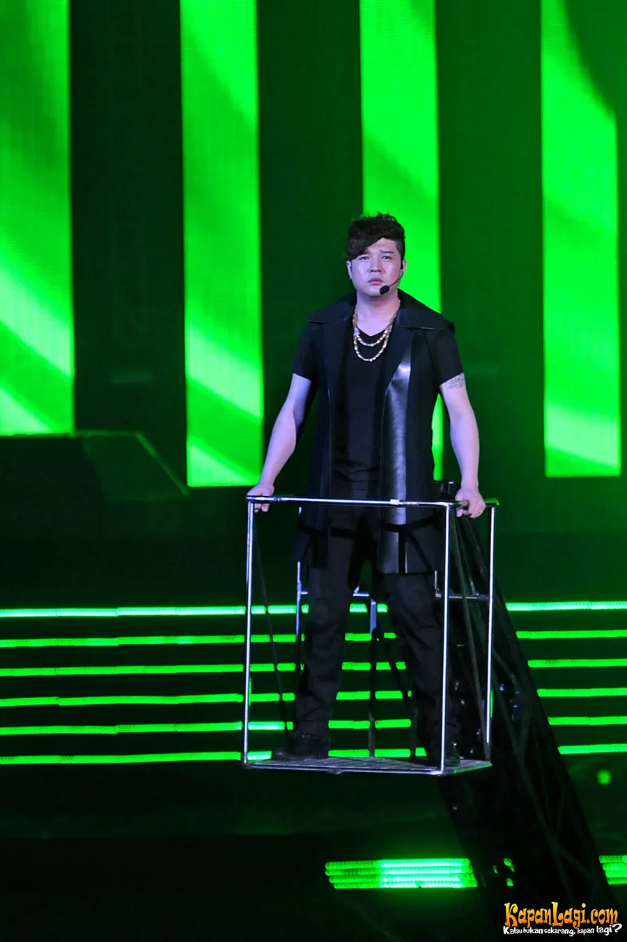 Kehadiran Super Junior disambut dengan hangat oleh fans.