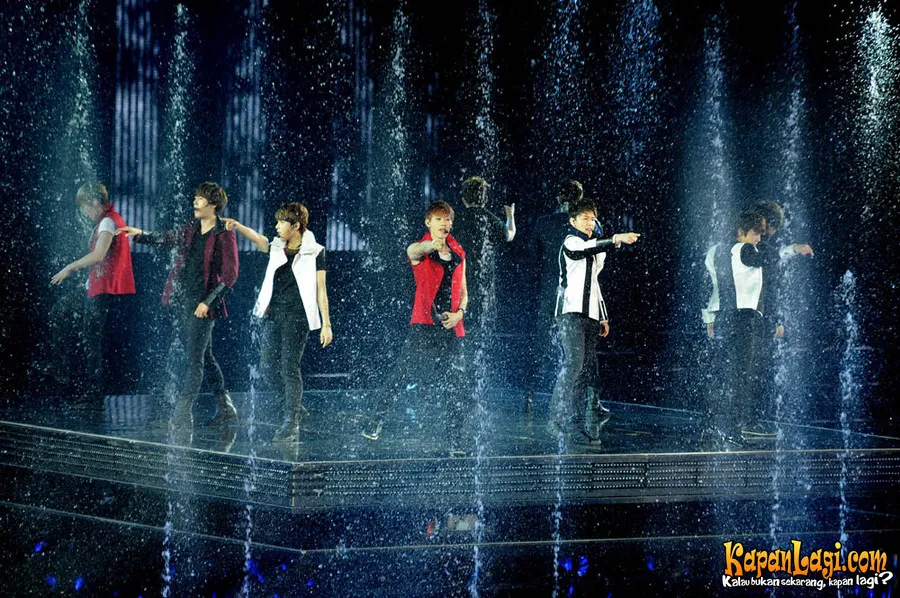 Super Junior saat menggelar Super Show 4 di Indonesia