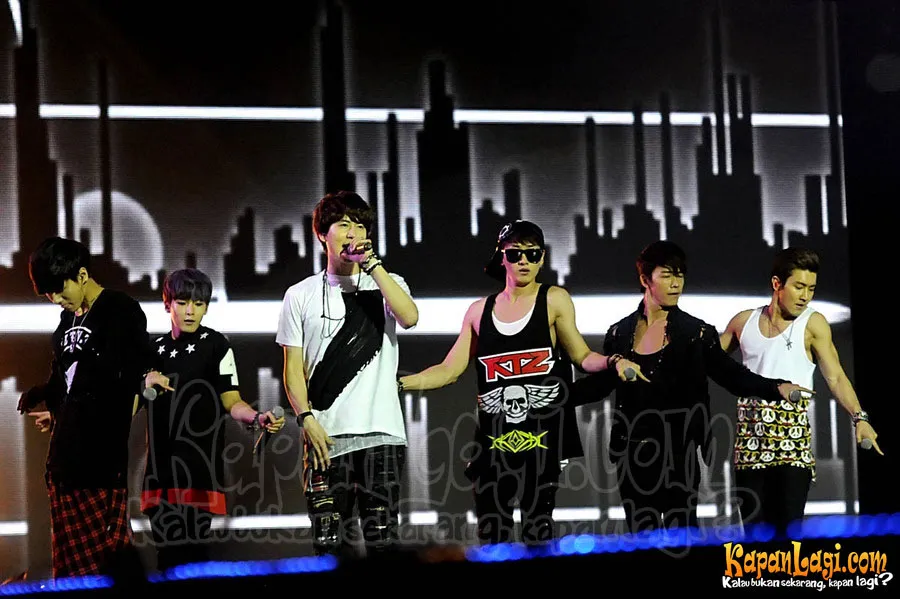 Super Junior tampil di Music Bank Jakarta