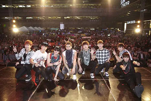Sukses BREAK DOWN didapatkan Super Junior M sampai tahap global ©soompi.com