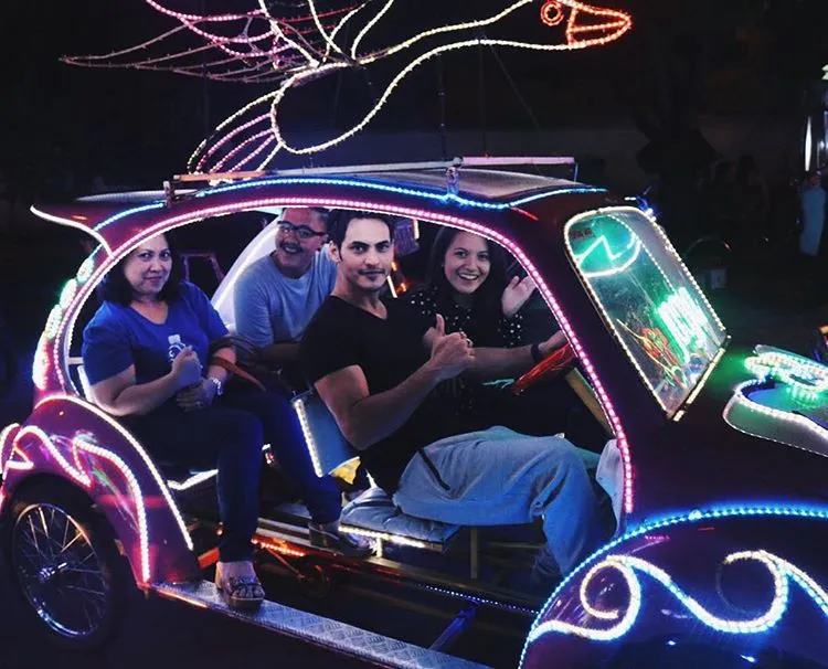 Ravi Bhatia saat jadi supir becak gowes