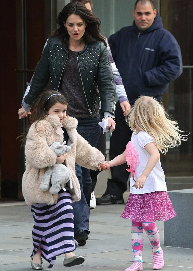 Suri Cruise @ dailymail.co.uk