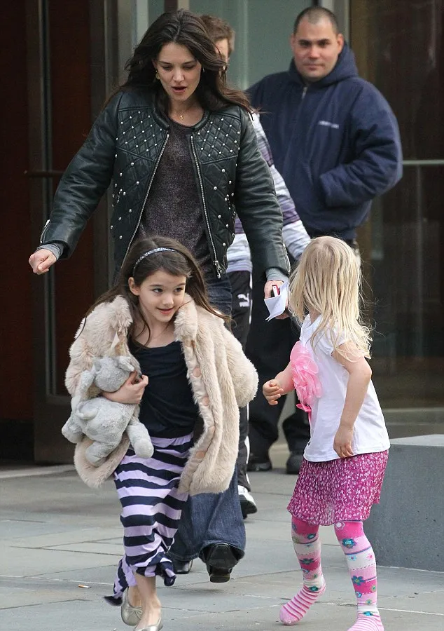 Suri Cruise @ dailymail.co.uk