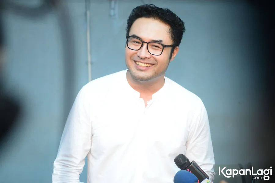 Surya Saputra Berbagi Pengalaman Jadi Ayah - KapanLagi.com