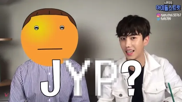 Mantan trainee (kiri) menceritakan pengalamannya © koreaboo.com